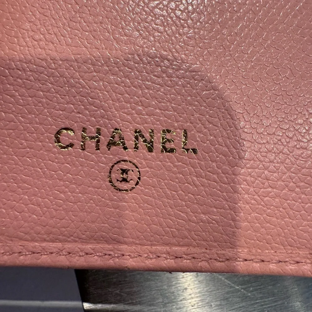 Chanel Vintage enamel snap large pink Wallet 100% AUTHENTIC !!